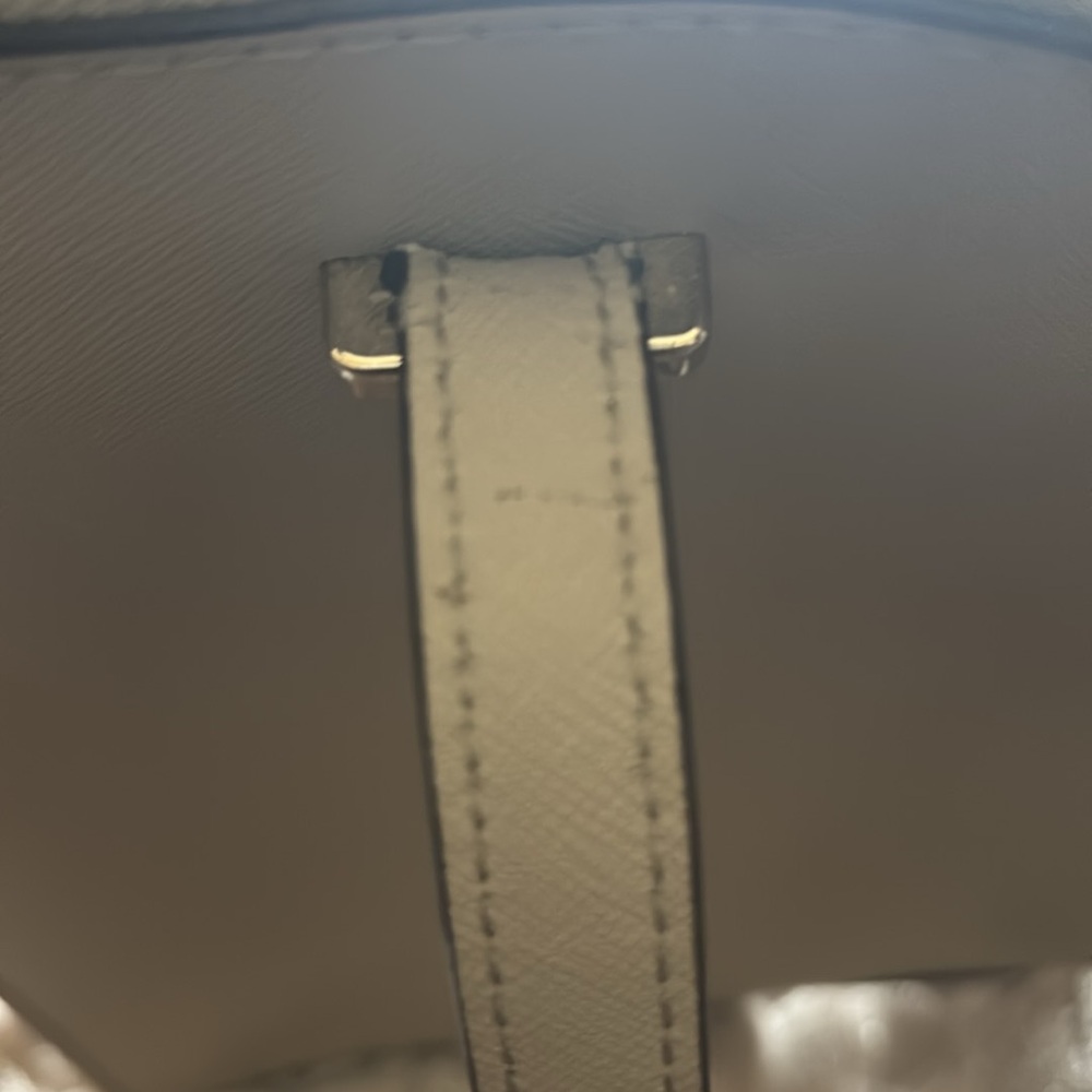 Kate Spade purse. This is a purse that can be rehabbed. - Picture 10 of 16